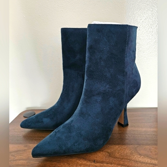 Gabrielle Union Shoes - Vibrant Teal Faux Suede, Pointed-Toe, Heeled Ankle Boot NWT